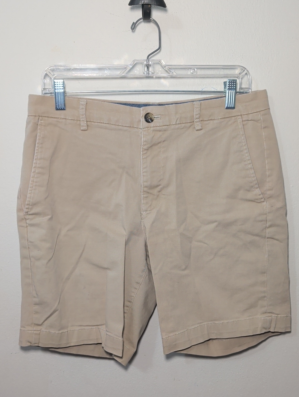 Chaps Coastland Watch Beige Flat-Front Shorts Stretch 8.5" Inseam Men's Size 32"